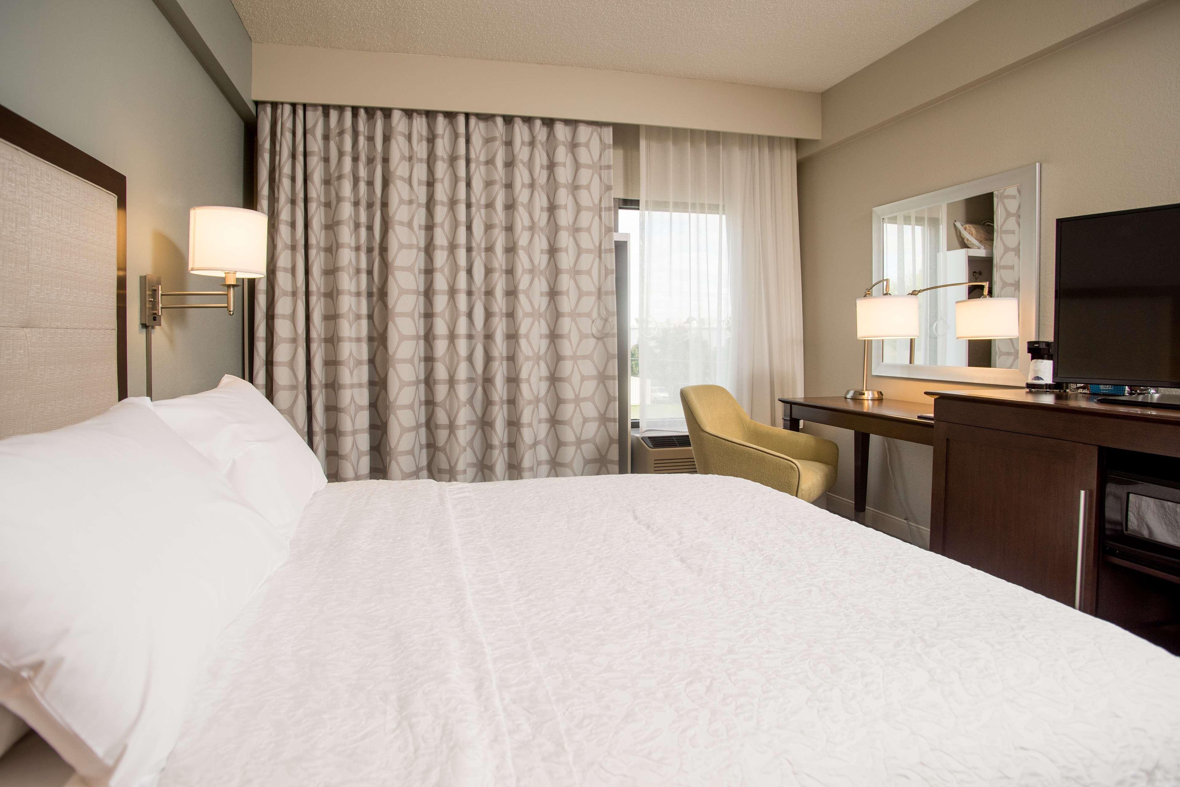 Hampton Inn Джоплин Экстерьер фото