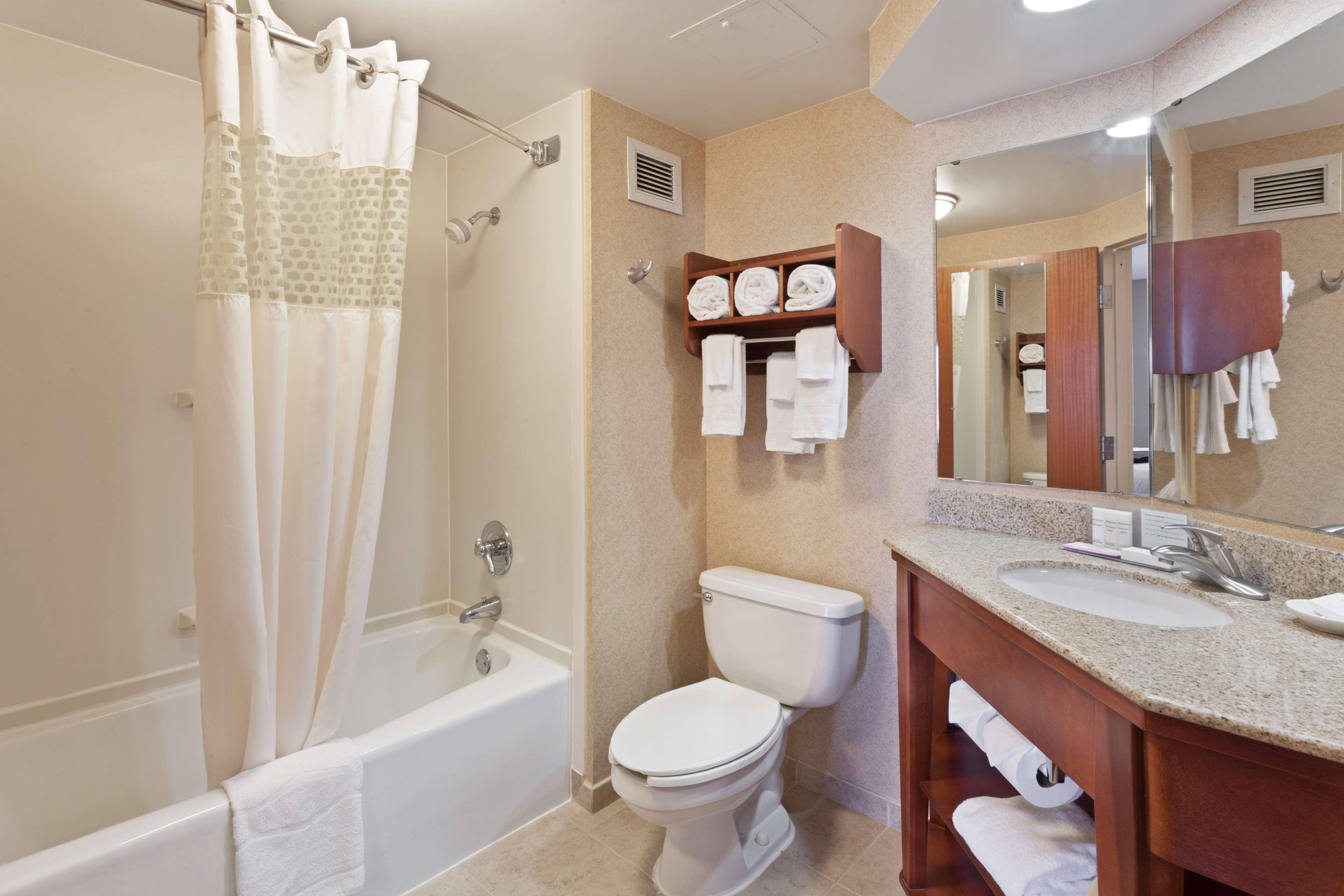 Hampton Inn Джоплин Экстерьер фото