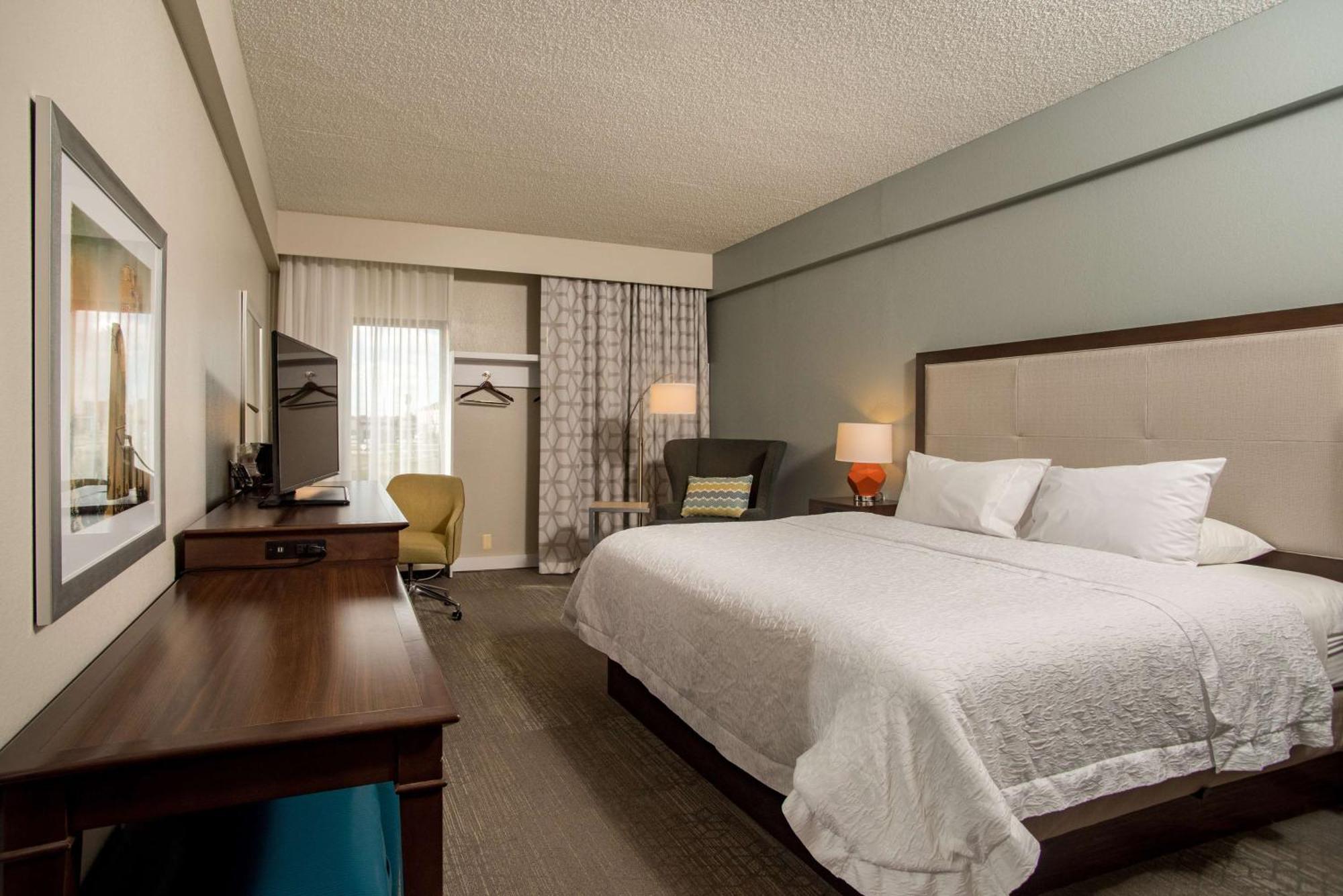 Hampton Inn Джоплин Экстерьер фото
