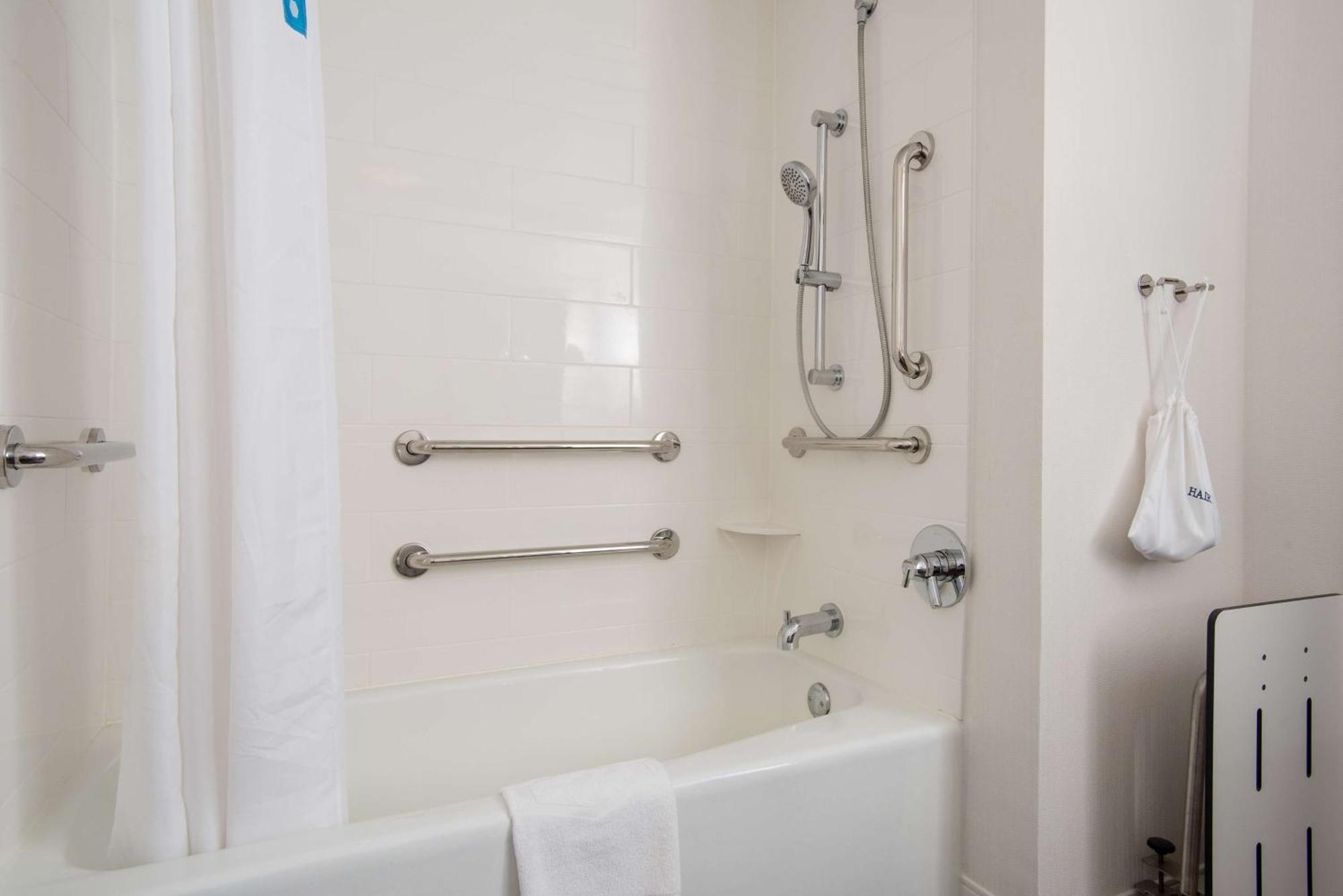 Hampton Inn Джоплин Экстерьер фото