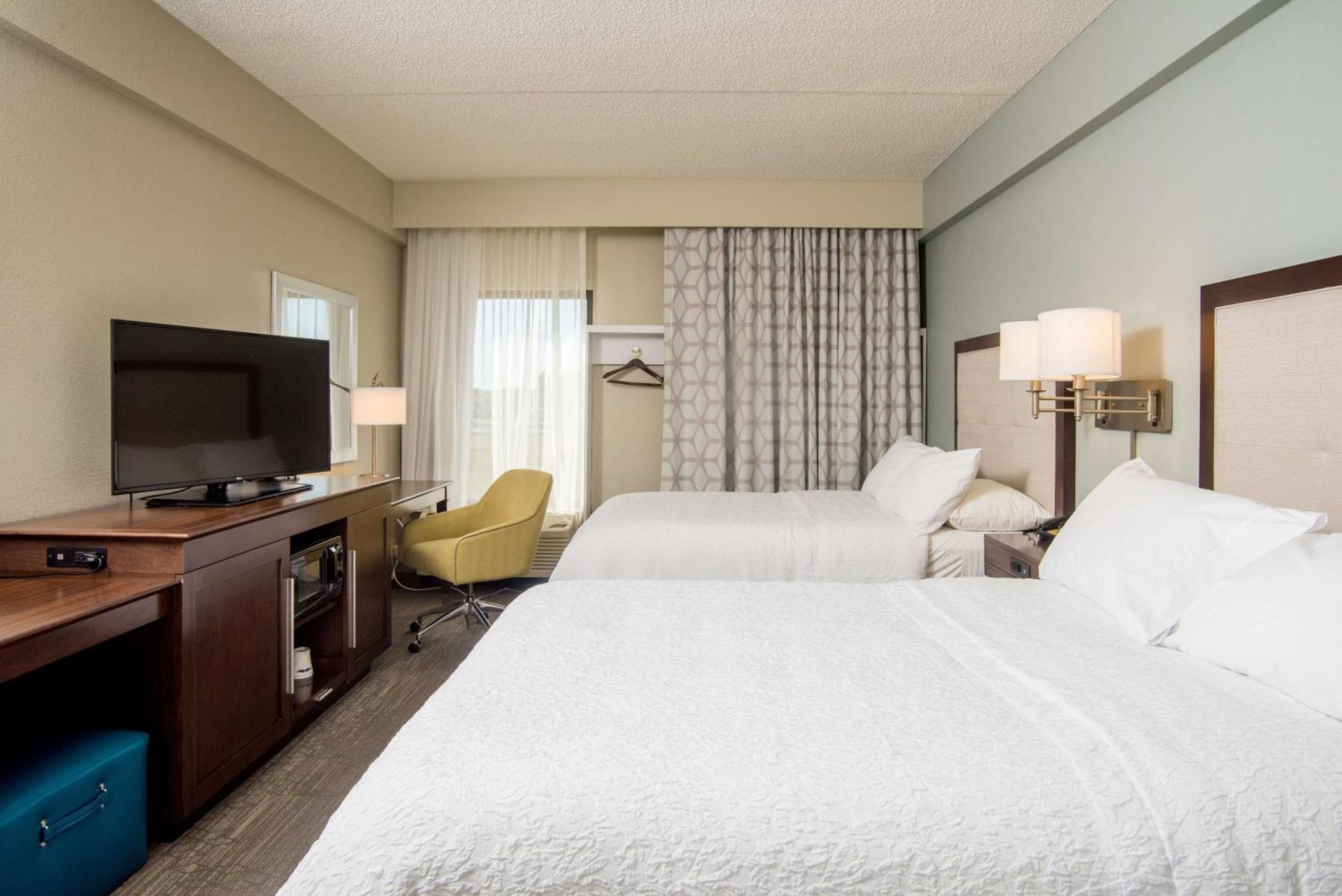 Hampton Inn Джоплин Экстерьер фото