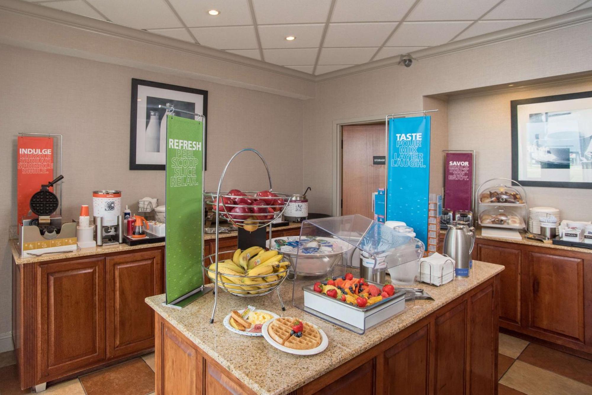 Hampton Inn Джоплин Экстерьер фото