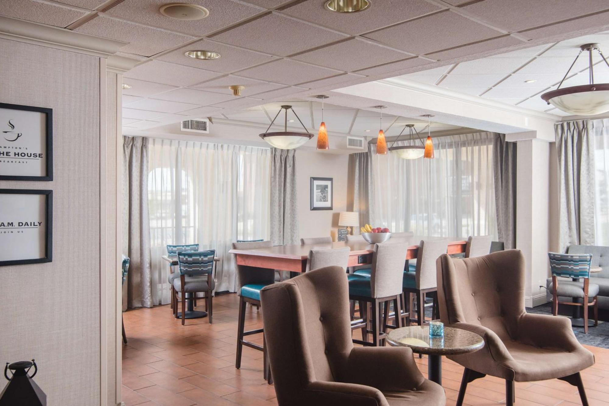 Hampton Inn Джоплин Экстерьер фото