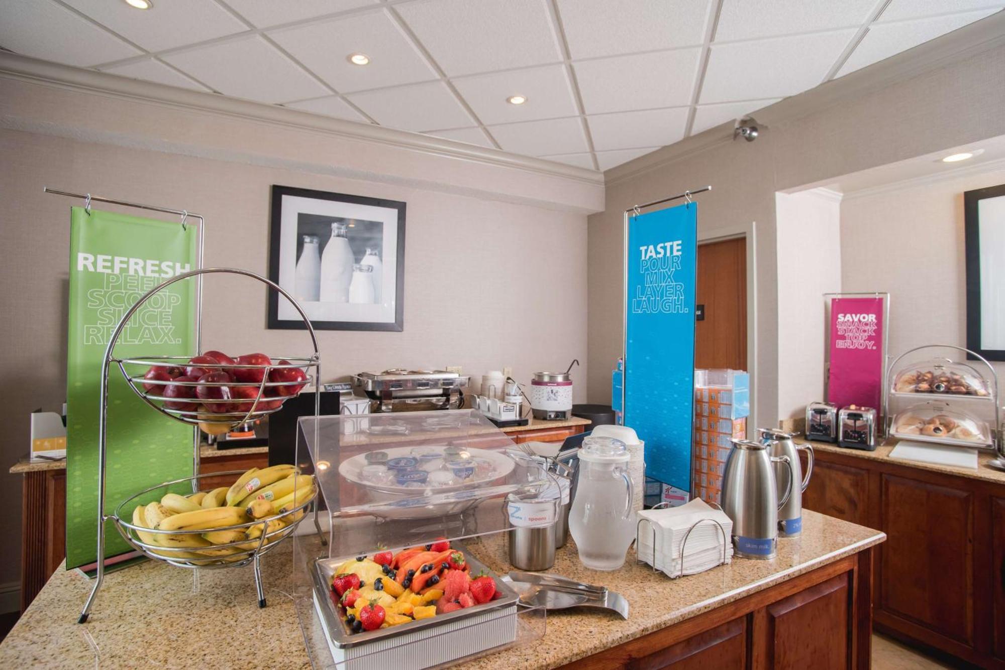 Hampton Inn Джоплин Экстерьер фото