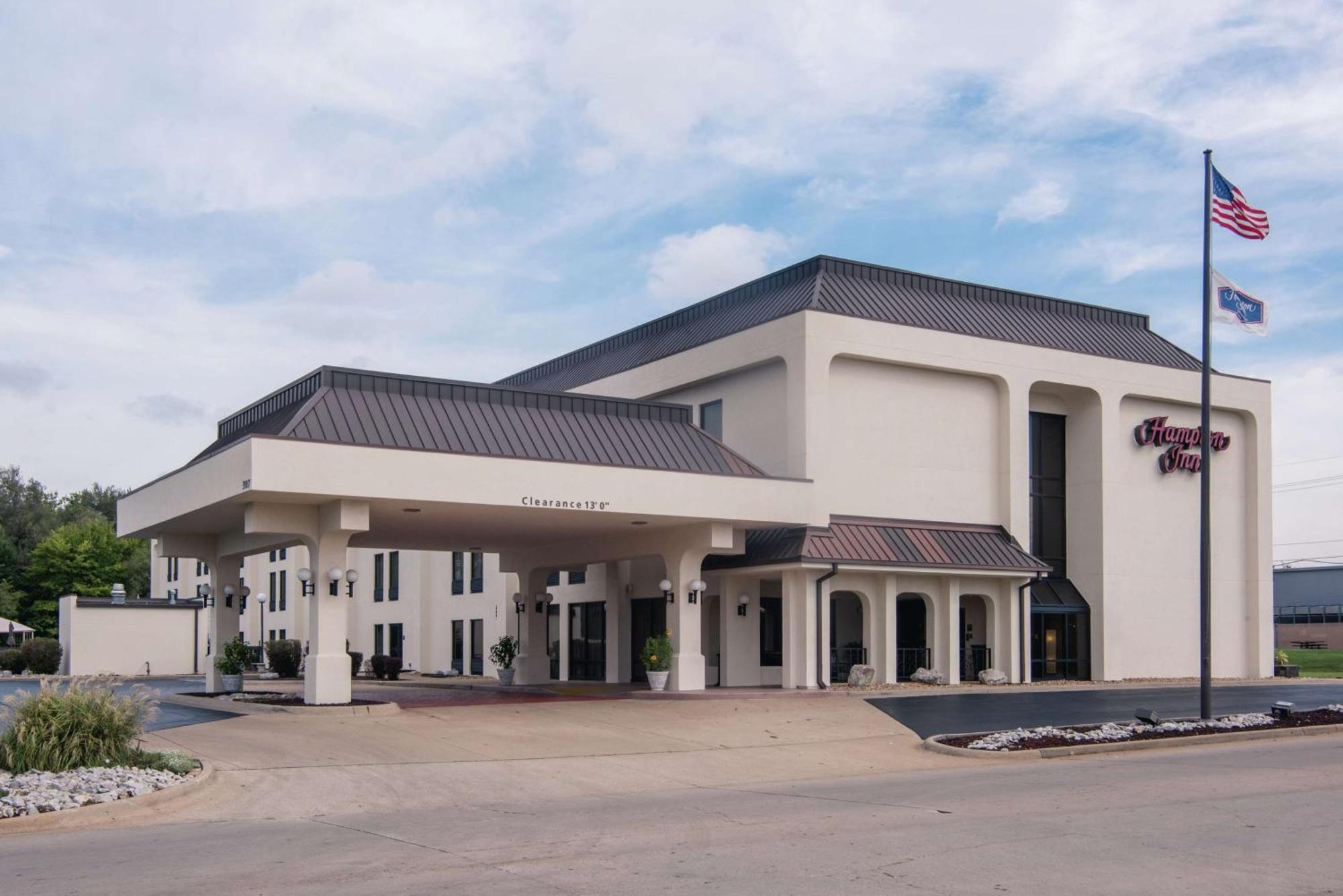 Hampton Inn Джоплин Экстерьер фото